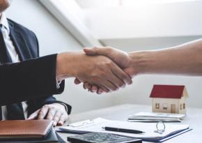 Location: qui doit payer les frais d’agence?