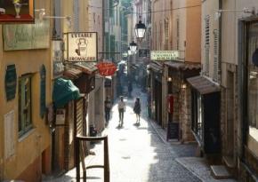 Economie - Les commerçants sédentaires autorisés à occuper le domaine public à Antibes JLP